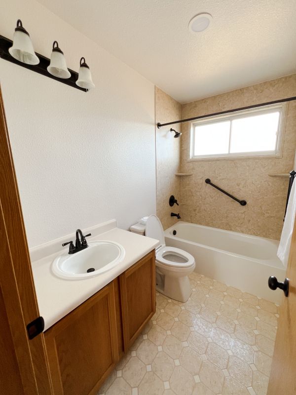 Top Bathroom Remodeling Companies in Farmersville, TX